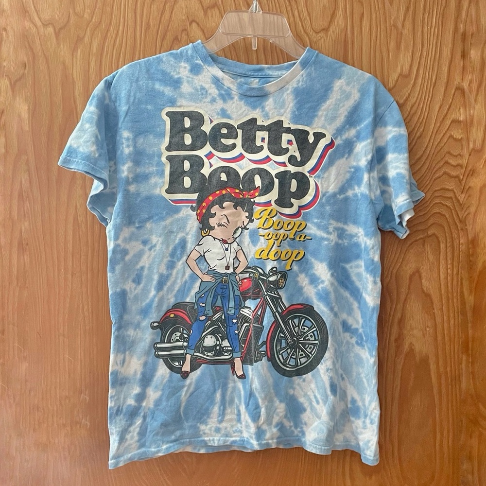 Betty Boop tie dye motorcycle T-shirt, sky blue, medium